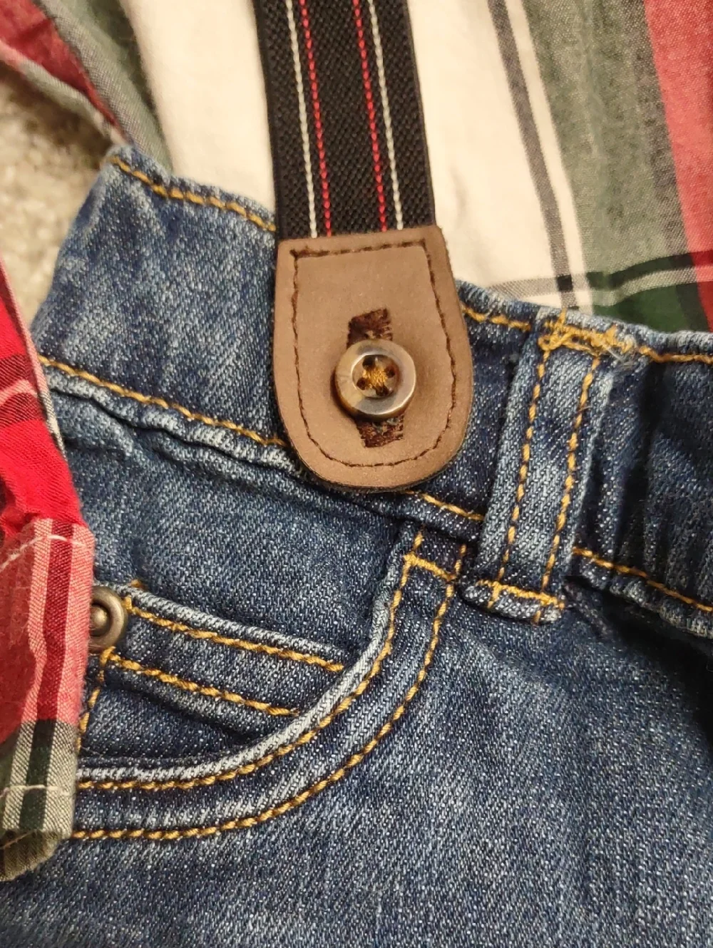 Carter's Boy's Suspender Outfit - Picture 4 of 5